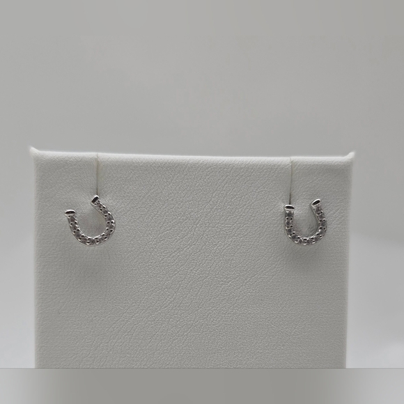 ❤️ HORSESHOE STERLIBG SILVER STUD EARRINGS - Picture 7 of 7